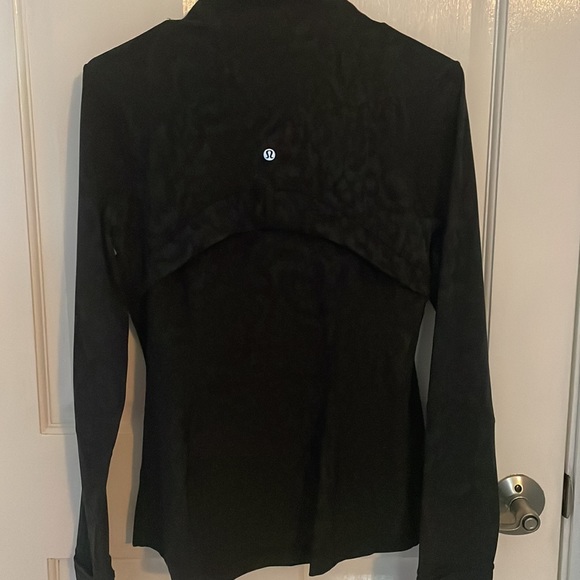 Lululemon define jacket EUC size 10 - Picture 6 of 7